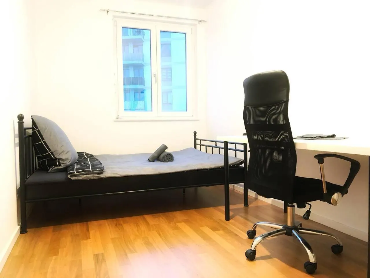 Holidayhome Apartments I Lichtenberg Rosenfelder Room