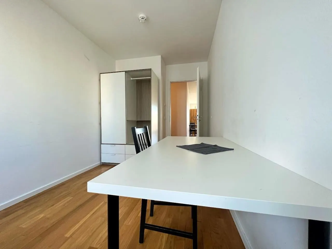 Holidayhome Apartments I Lichtenberg Rosenfelder Room